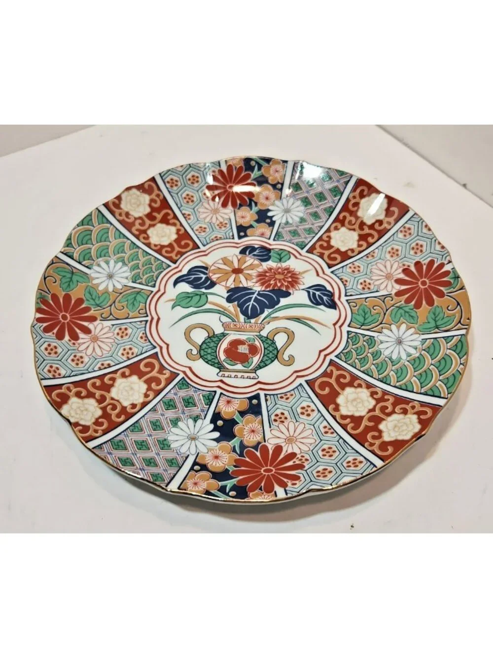 Vintage Arita Imari Japan Fan Pattern Dinner Plate Red Green Blue Scalloped Edge